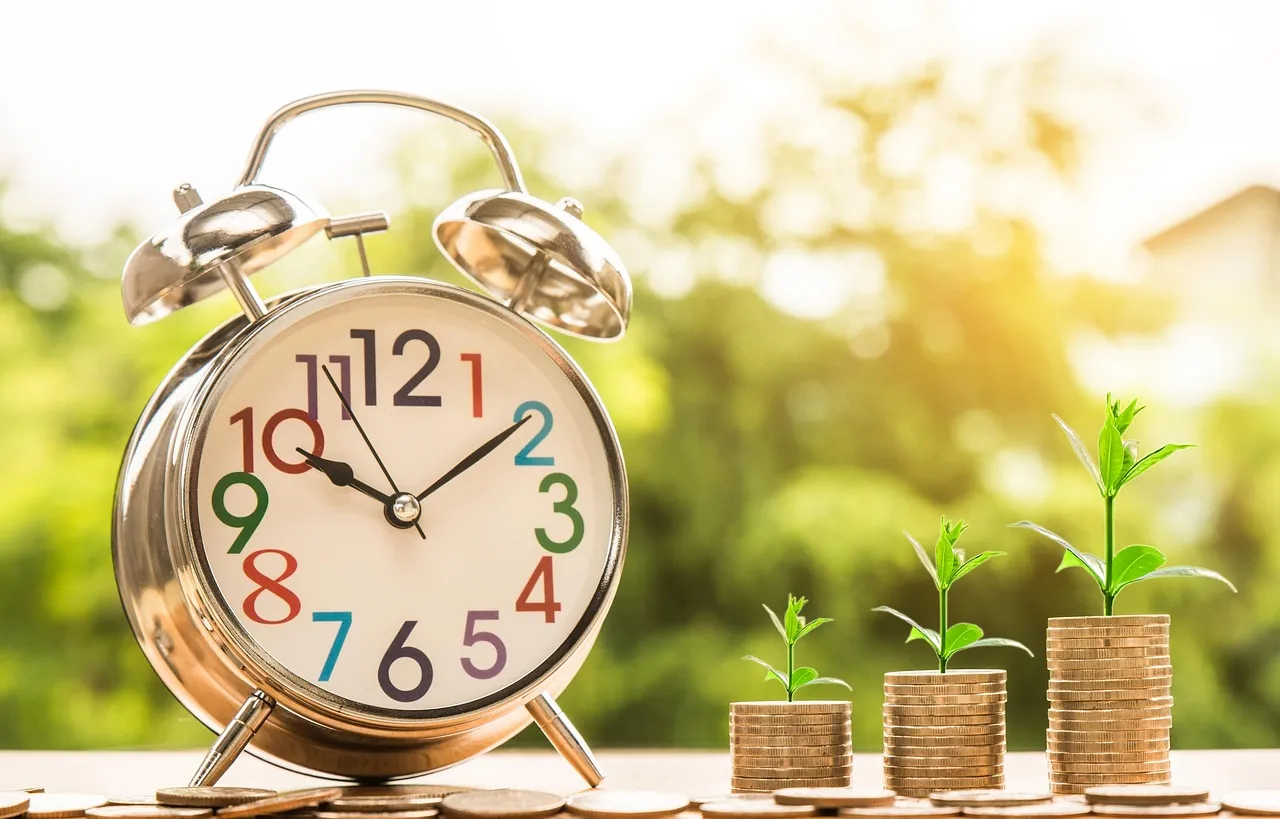 Cash flow management for solopreneurs (2026)
